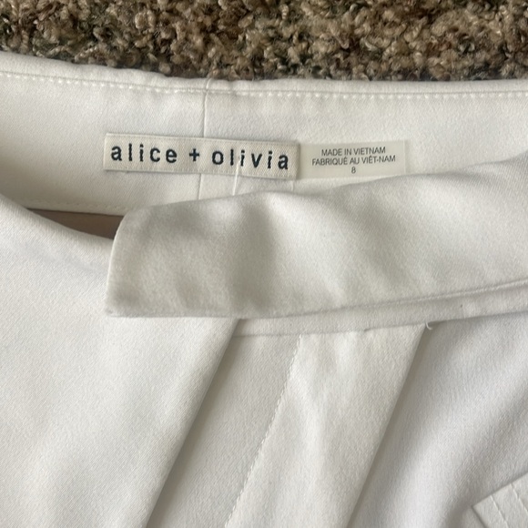 Elegant White Shorts by Alice + Olivia - Picture 5 of 9